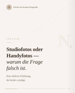 Studiofotos oder Handyfotos — als würde man fragen, ob man lieber lacht oder weint. 🤍

Beide tun etwas anderes. Beide sind notwendig. Und beide zusammen erzählen die Geschichte, die ihr eines Tages euren Kindern zeigen werdet.

Das Shooting im Studio ist ein Erlebnis — ihr gebt die Verantwortung ab, ich sehe euch so, wie ihr wirklich seid. Manchmal zärtlich, manchmal wild, manchmal zum Schreien komisch. Und ich halte genau das fest.

Wenn du lernen möchtest, den Alltag dazwischen festzuhalten — meinen Kurs für Mamas findest du in der Bio 🤍